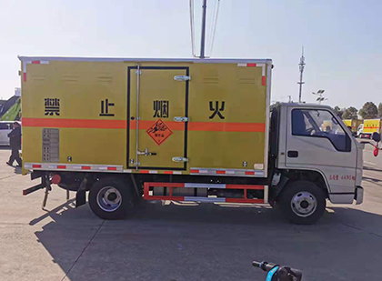 滑县爆破器材运输车技术升级与安全合规新趋势